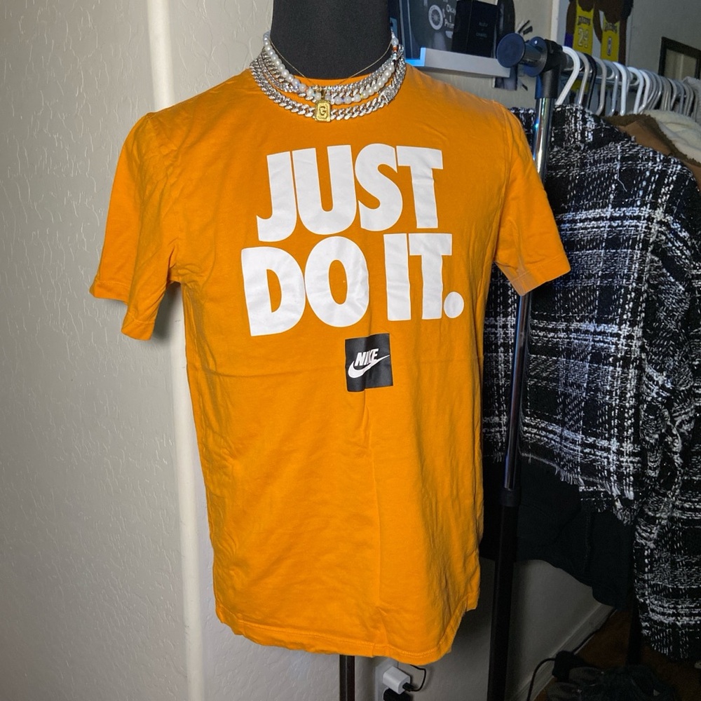 Men’s Nike Tee